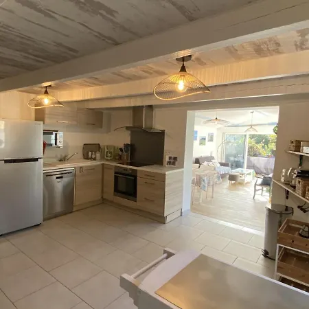 Ferienhaus Maison Lumineuse Proche Gare, Centre, Et Plage Avec Terrasse Et Velos - Fr-1-612-127 Les Moutiers