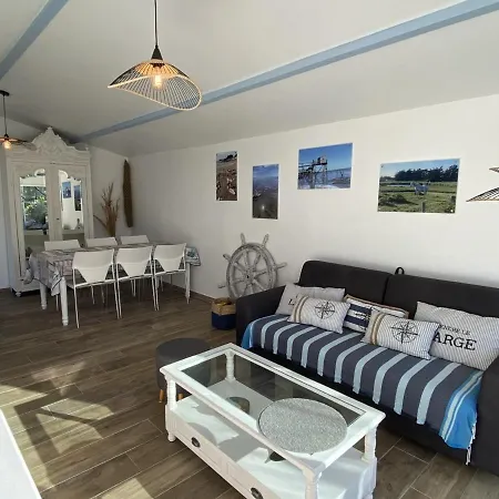 Maison Lumineuse Proche Gare, Centre, Et Plage Avec Terrasse Et Velos - Fr-1-612-127 Les Moutiers